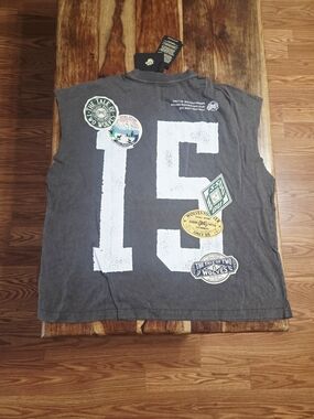 Darc Sport Men's "Renowned" Premium Vintage Box Cut Muscle Tee. Size Large